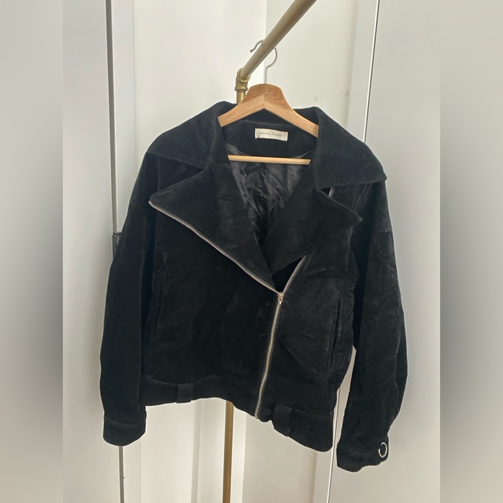 Black faux fur jacket #fauxfurjacket